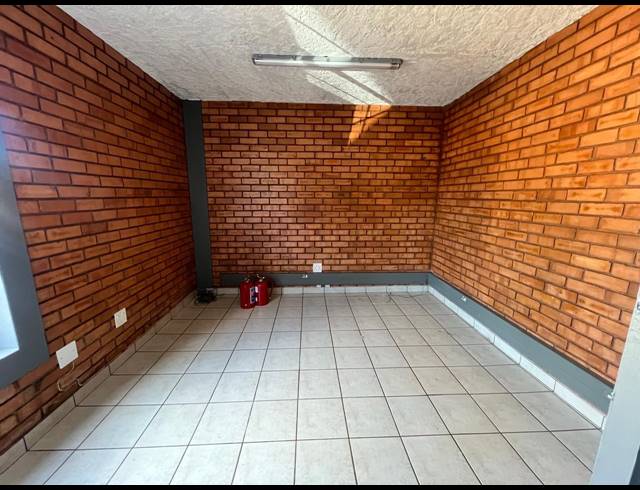 266M² WAREHOUSE TO LET IN HENNOPSPARK